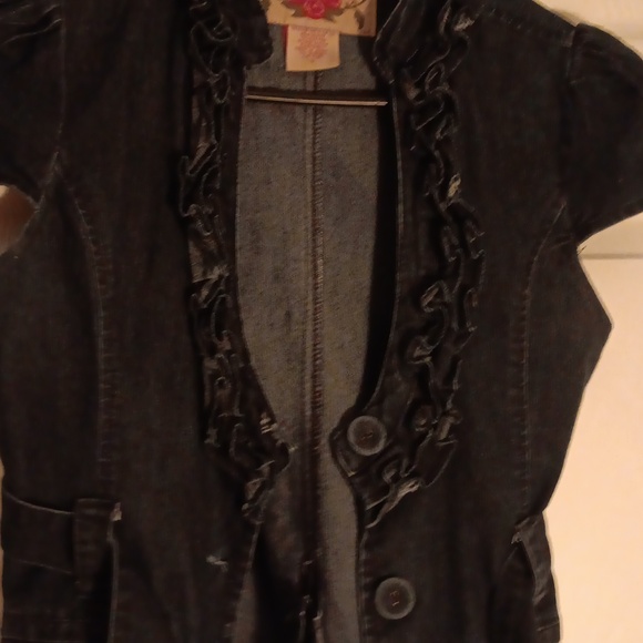 Dark Denim Ruffled Vest - Picture 2 of 11